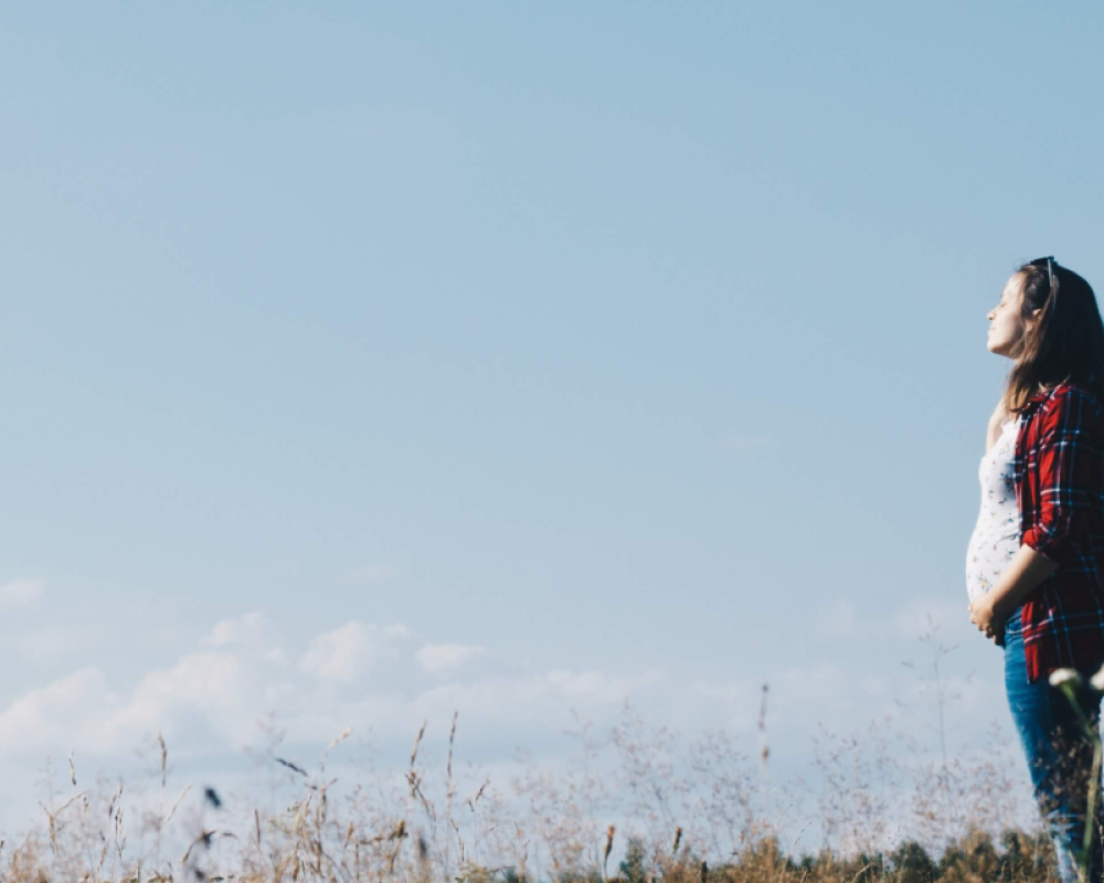 Babies Suffer When Pregnant Moms are Exposed to Polluted Air, But Folic Acid & Clean Energy Can Help